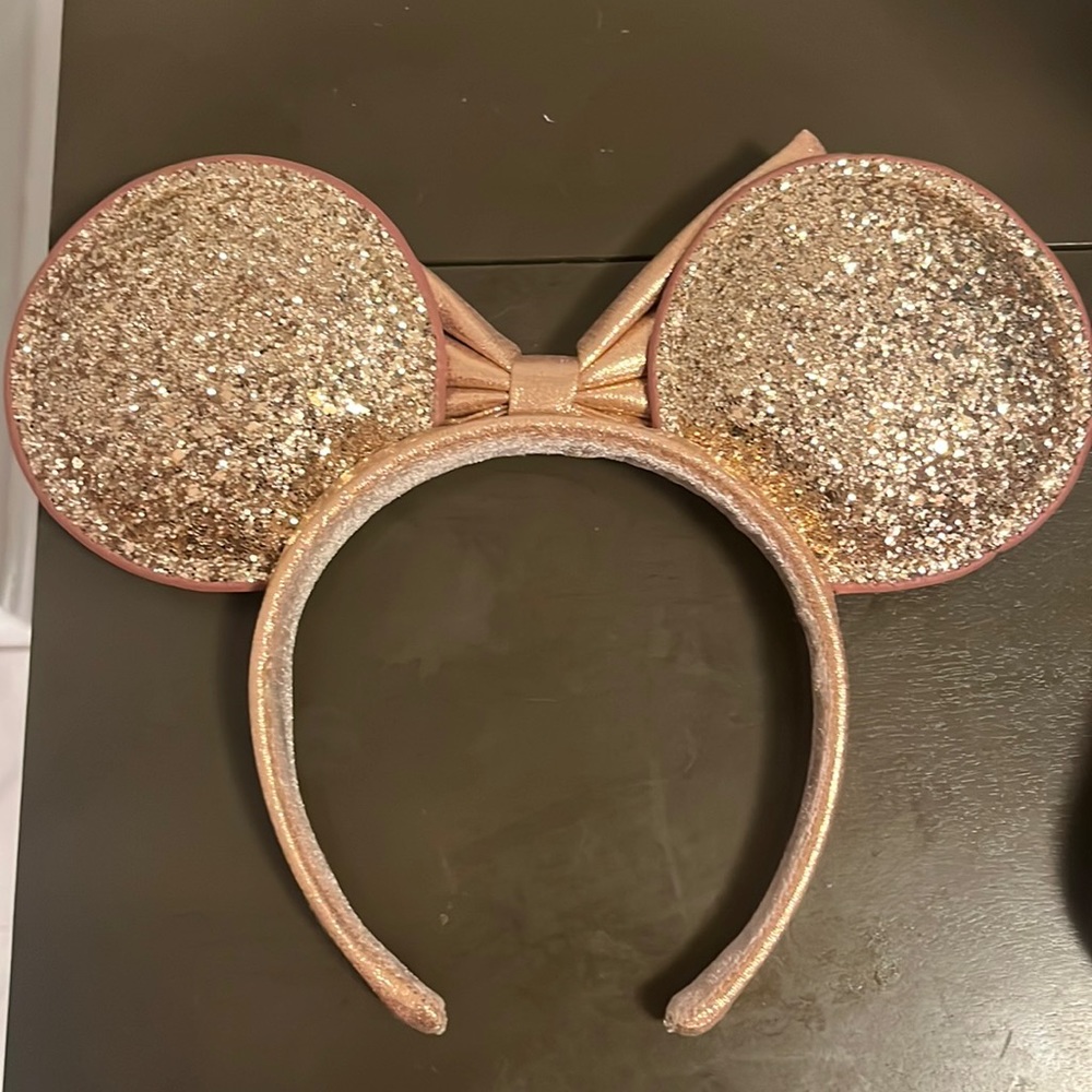 Minnie mouse ears